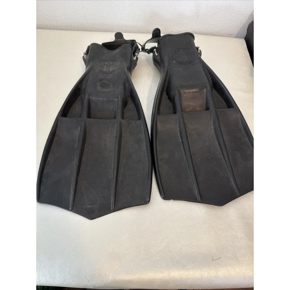 Aqua Lung Rocket Fins Black US Divers Vented Scuba Diving One Size Fits‎ All USA